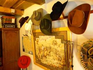 Загородные дома Transylvania Cowboy Cottage Клуж-Напока Номер "Шляпа"-1
